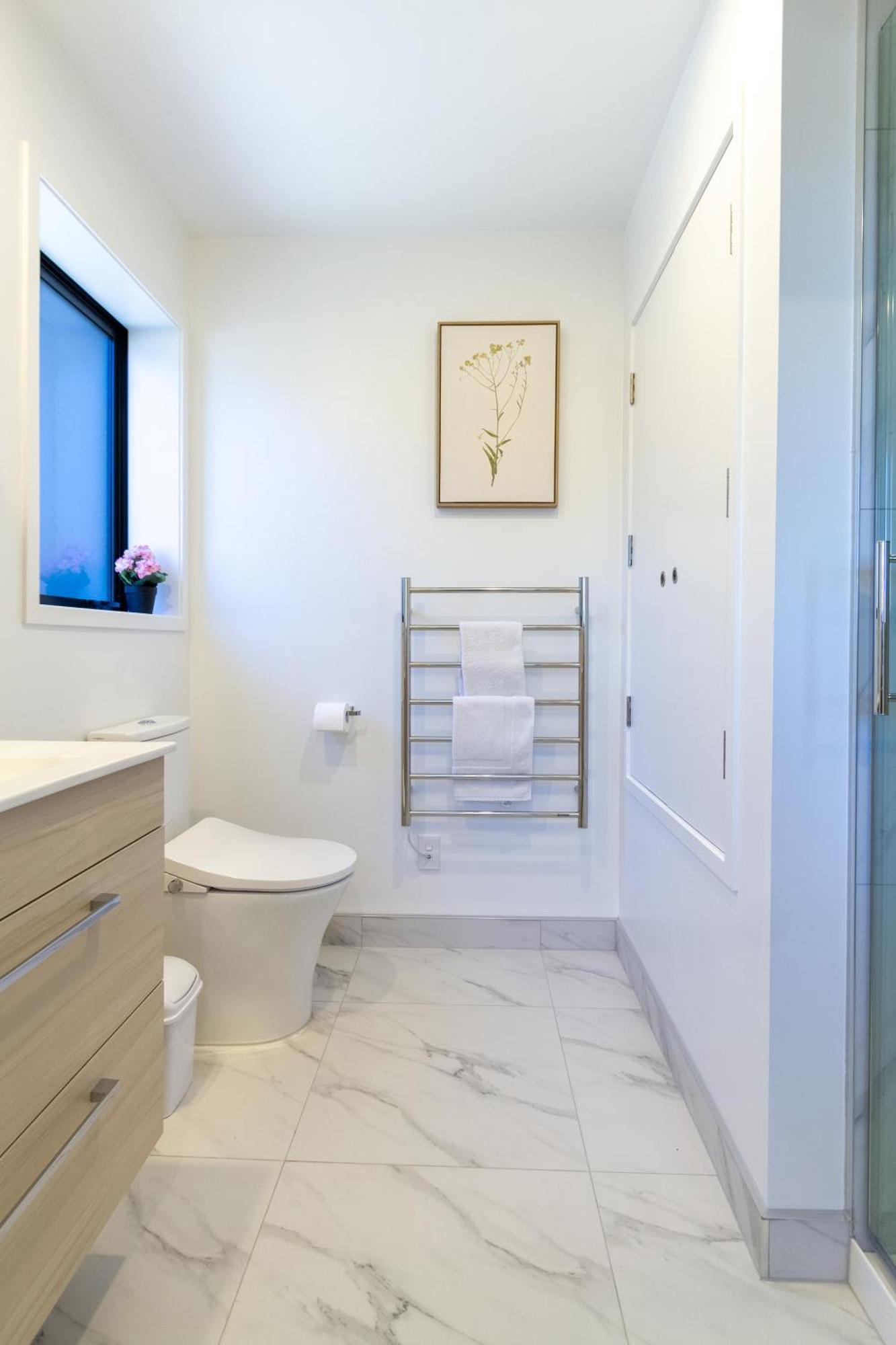 Luxury Studio With Balcony - Close To Supermarket Christchurch Eksteriør billede